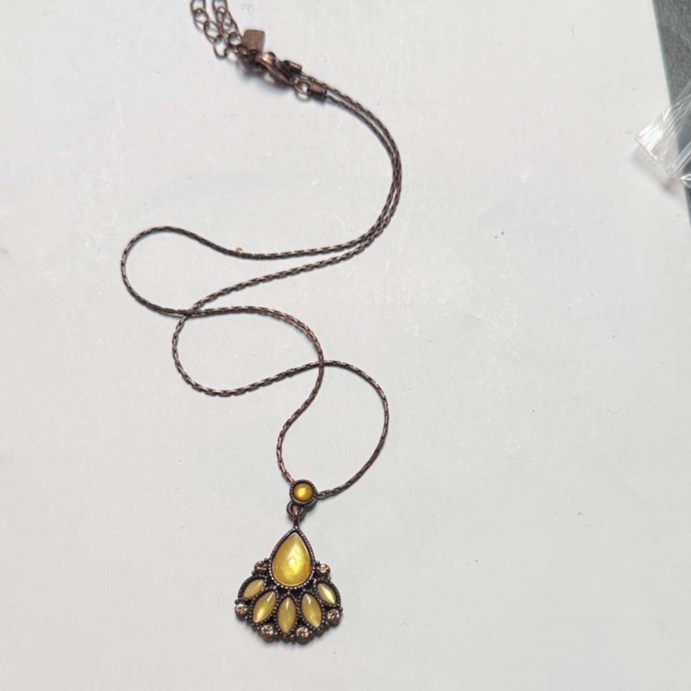 Elegant Yellow Pendant Necklace